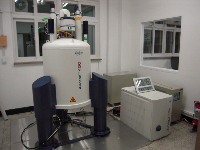 핵자기 공명분광기 (400 MHz FT-NMR Spectrometer)